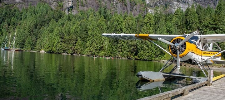 de Havilland Beavers docked in Desolation Sound