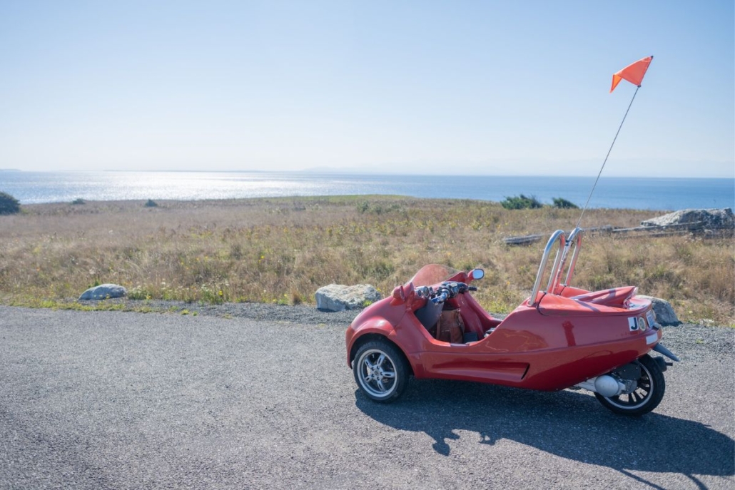 scoot couple on san juan island