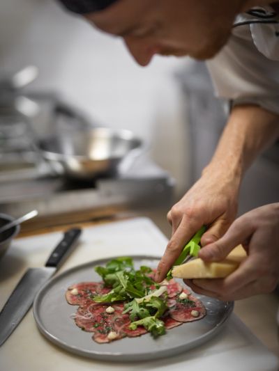 carpaccio at clives classic lounge