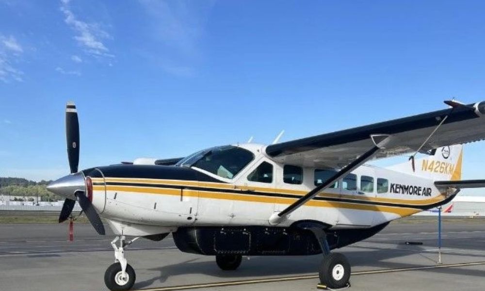 Kenmore_Air_Express_Boeing_Field